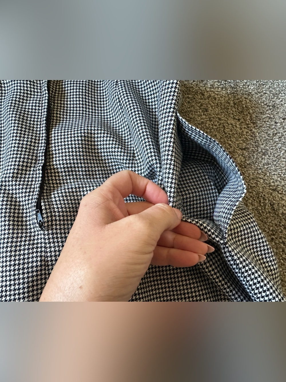 Vintage Houndstooth Pencil Skirt - Picture 6 of 6